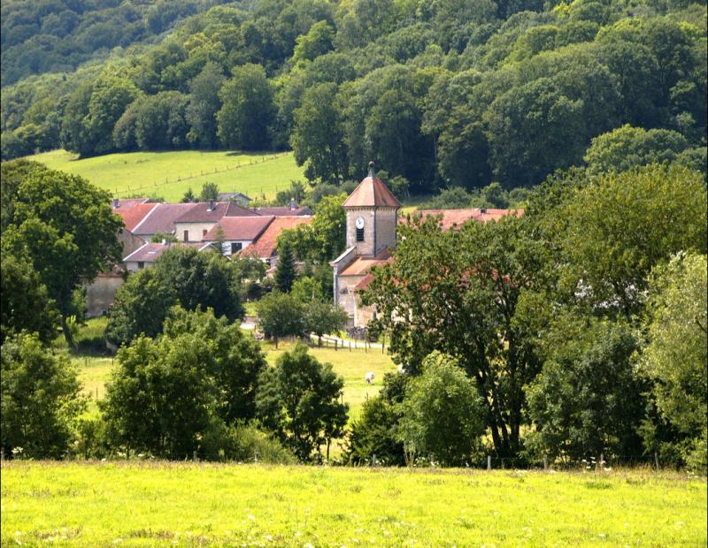  L'église de Sommerécourt, dans le département de la  Haute-Marne.