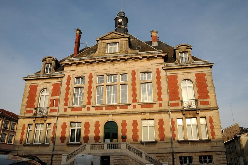 L'entrée arrière de l'hôtel de ville de Stenay.