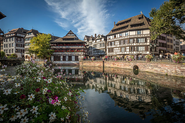 Strasbourg Petite-France maison des Tanneurs et place Benjamin-Zix