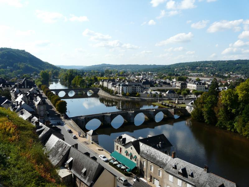 La Vézère dans sa traversée de Terrasson.