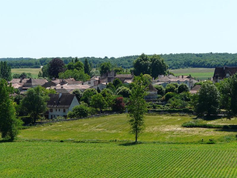  Le bourg de La Tour-Blanche, dans le département de la Dordogne.