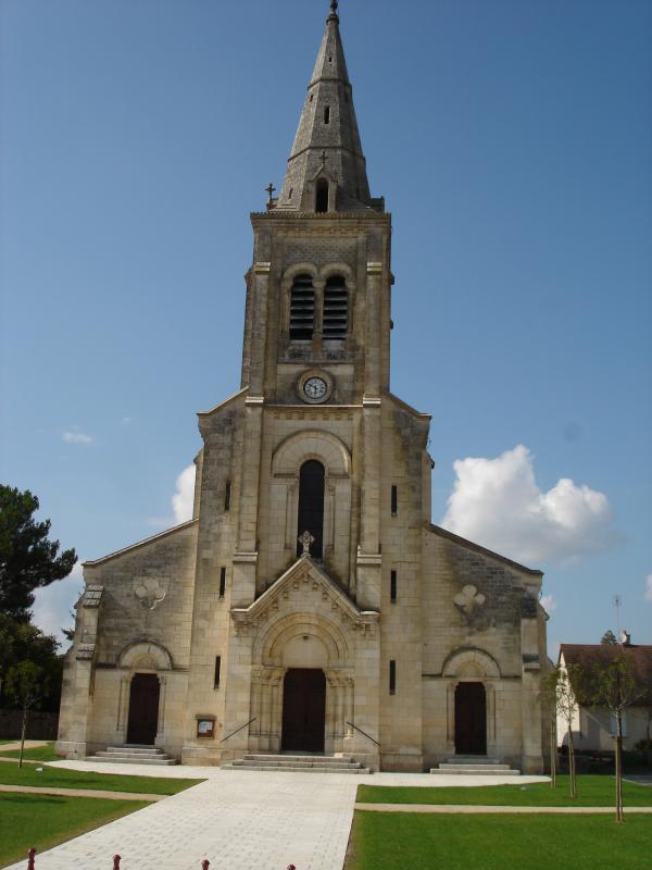 L'église Saint-Martin en 2011, dans le département de l'Indre.