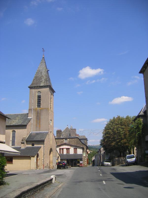 L'église de Villeneuve sur Tarn, à Trébas.