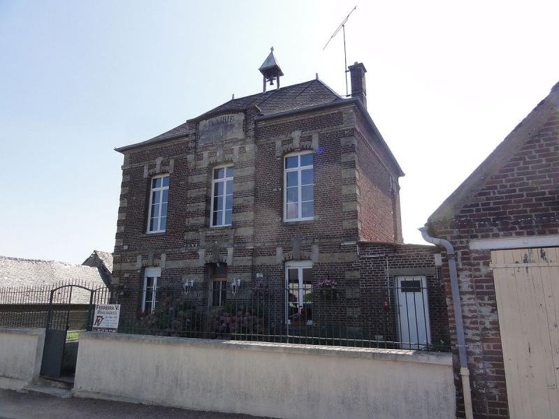  Mairie-école d'Ugny-le-Gay.