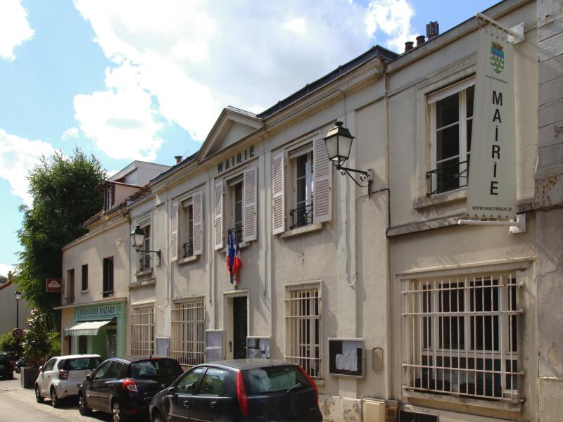 La mairie de Vaucresson, dans le département des Hauts-de-Seine, en région Île-de-France.