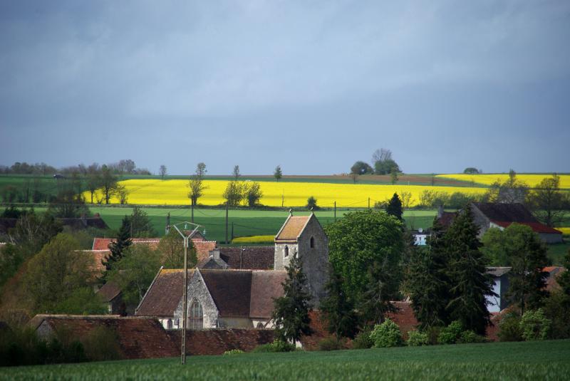  Le village de Vezot vu de la voie romaine.