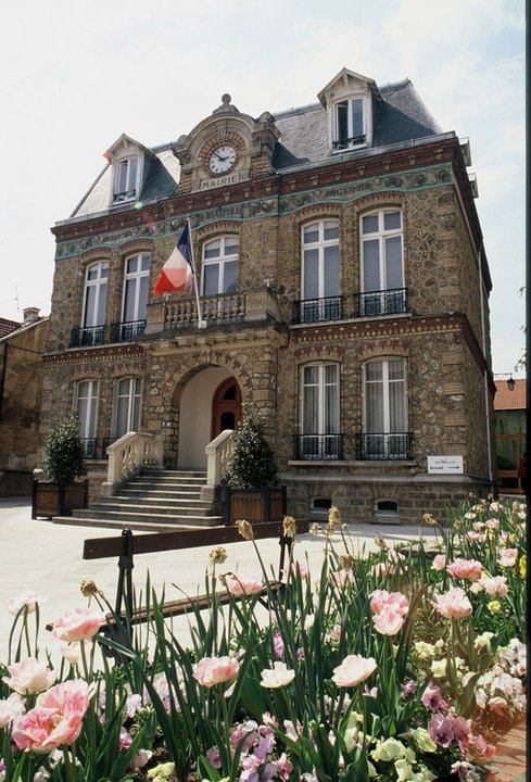 Mairie de Villiers-le-Bel (Val-d'Oise, France).