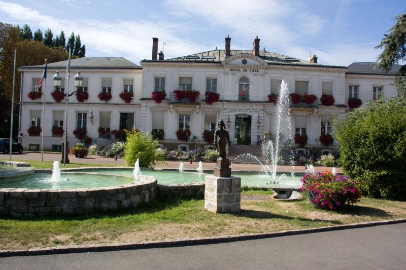 Photo de l'hôtel de ville de Viry-Châtillon, en région Île-de-France. 