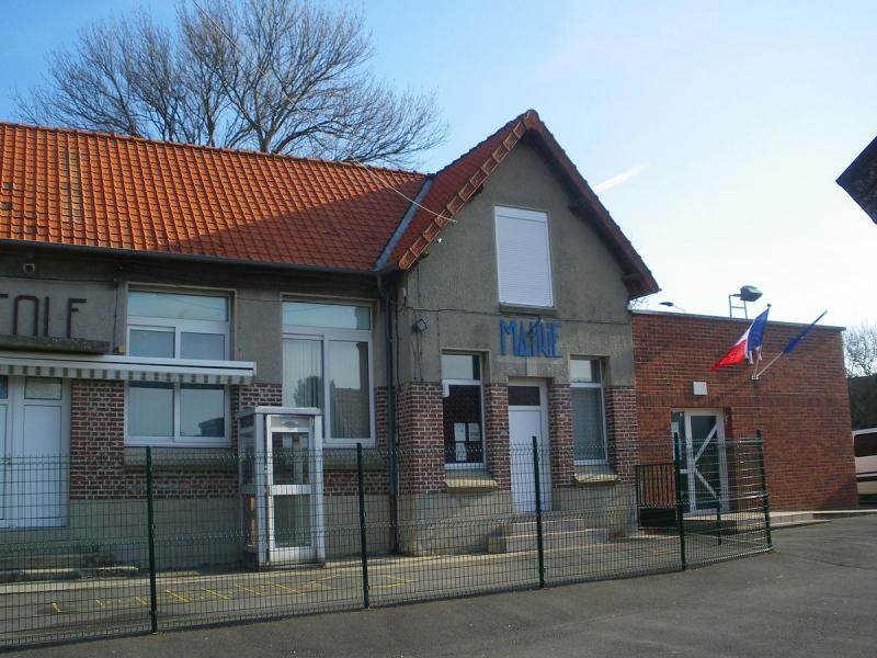 La mairie de Warlencourt-Eaucourt, dans le département du Pas-de-Calais.