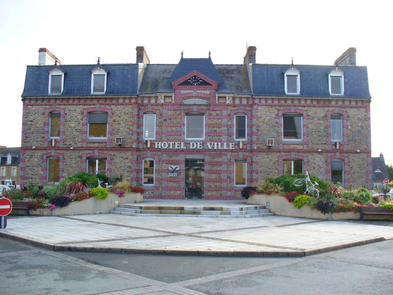 Mairie d'Yffiniac.