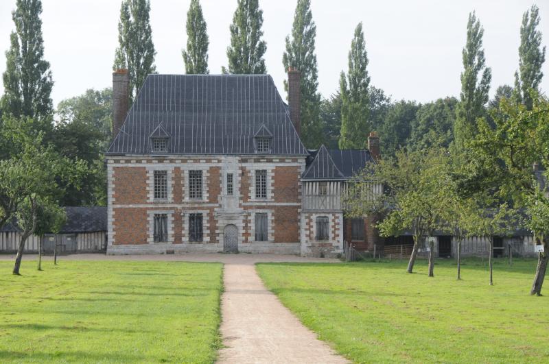 Manoir du Fay, rue du Grand-Fay (inscrit classé, 1994-1996).