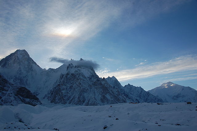 Gasherbrum IV, VII, VI et Saltoro Kangri sur la droite