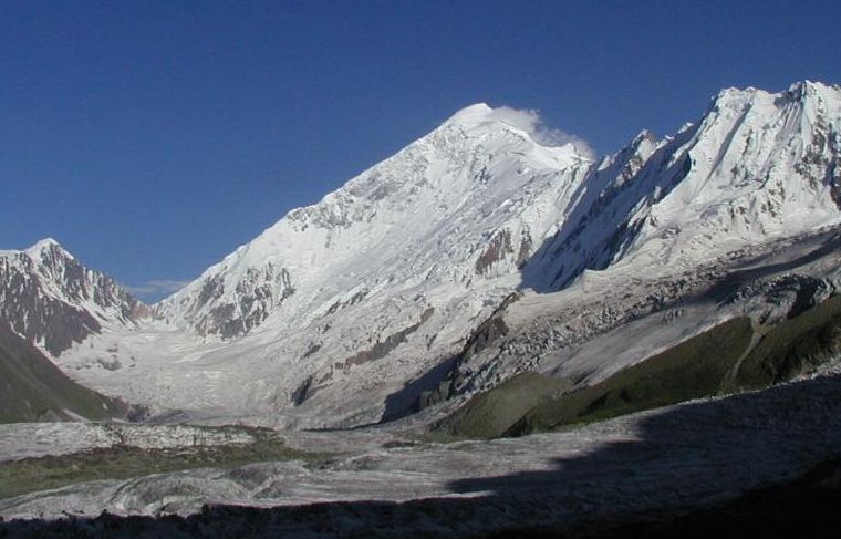 Le sommet Diran depuis le camp Rakaposh