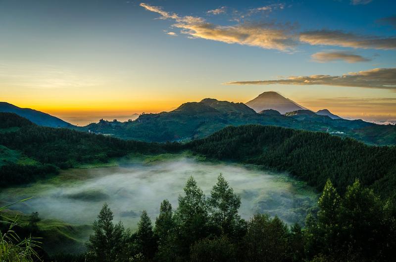 Gunung Arjuna.