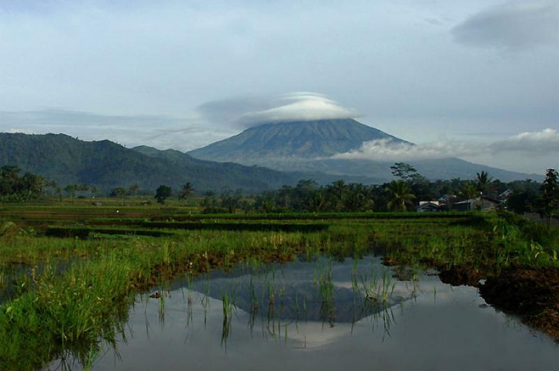 Gunung Sumbing.