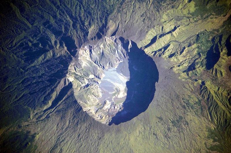 Gunung Tambora.
