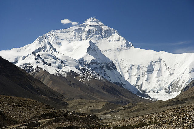 La face Nord de l'Everest vue en direction du camp de base tibétain.