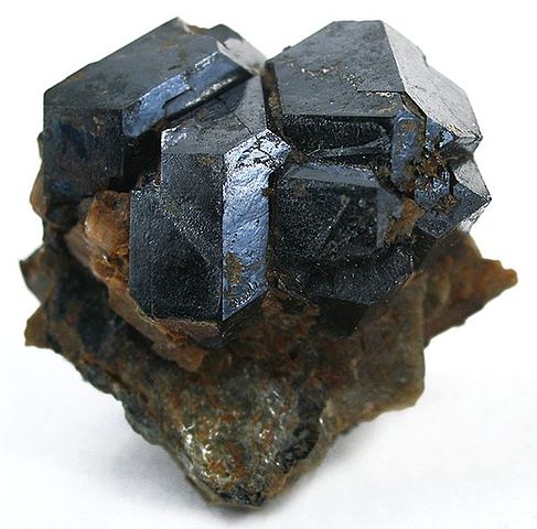 Morceau d'Uranite, l'Uranite contient de l'Actinium.