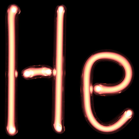Une lampe à décharge fonctionnant à l'hélium.