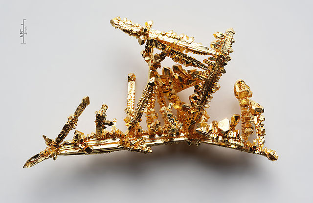 Cristaux d’or artificiels.